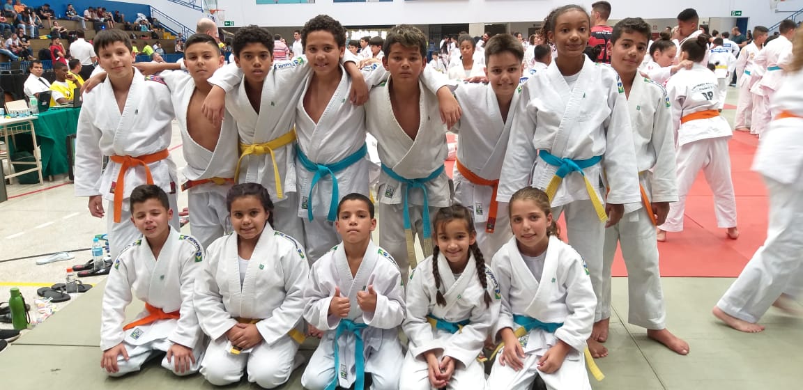 Projeto Superação conquista medalhas na F.PR.J. em Londrina